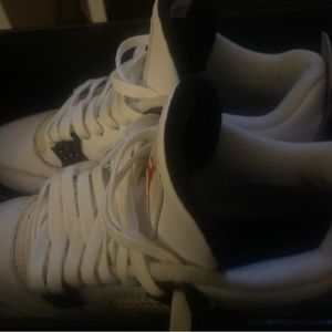 Jordan 4s